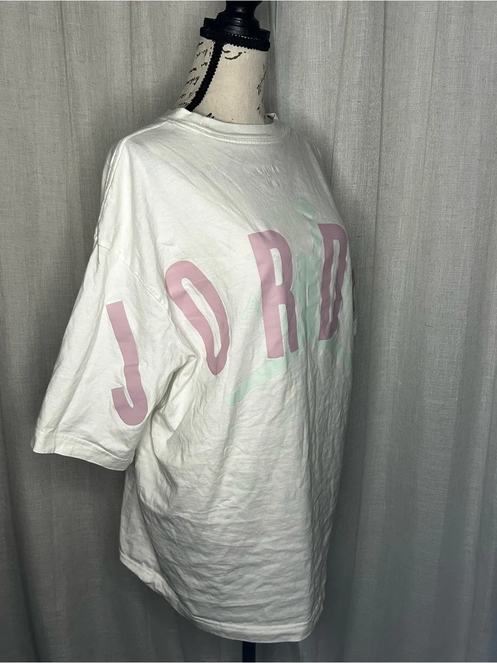 Men's Small Jordan Back Stretch Oversized Short Sleeve Crew